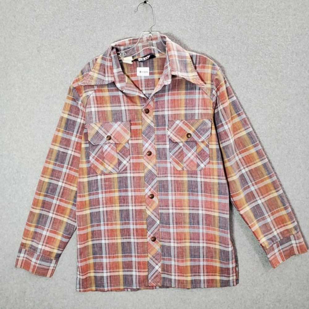 VINTATGE Levi's Men Button Up Shirt Medium Red Plaid Metal Button USA 80s